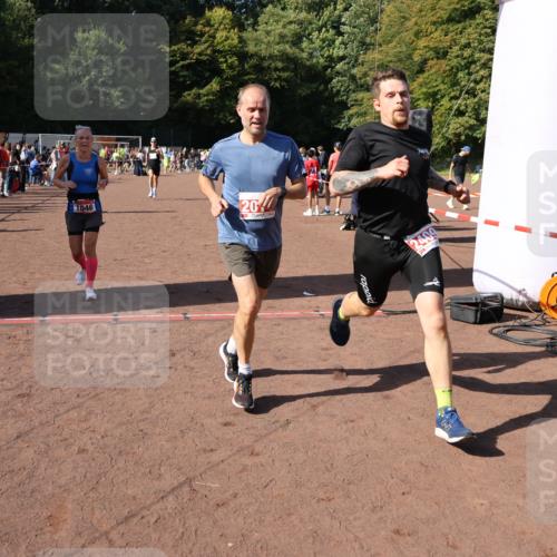 27.09.2026 - 35. Volkslauf durch das schöne Alstertal Strokosch-Dieckow http://msf.ph/oto/10586600 27.09.2026 12:08:56 Ziel 1046, 1062, 2014, 2056, 2273, 2409 meine-sportfotos.de