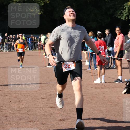 27.09.2026 - 35. Volkslauf durch das schöne Alstertal Strokosch-Dieckow http://msf.ph/oto/10586618 27.09.2026 12:08:49 Ziel 1046, 1569, 2014, 2273, 2409, 2411, 2442 meine-sportfotos.de