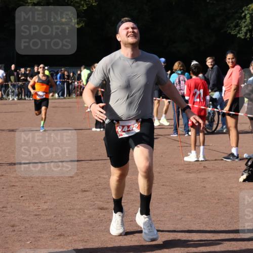 27.09.2026 - 35. Volkslauf durch das schöne Alstertal Strokosch-Dieckow http://msf.ph/oto/10586619 27.09.2026 12:08:49 Ziel 1046, 1569, 2014, 2273, 2409, 2411, 2442 meine-sportfotos.de