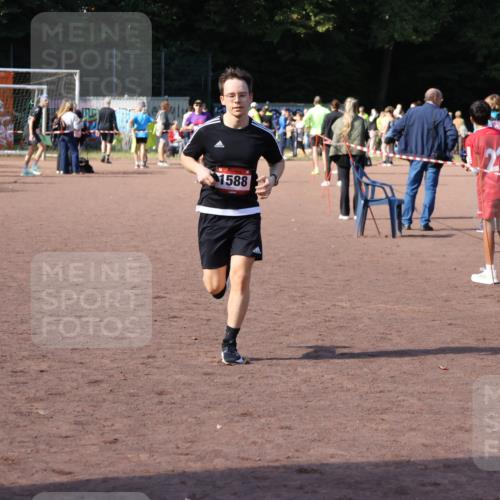 27.09.2026 - 35. Volkslauf durch das schöne Alstertal Strokosch-Dieckow http://msf.ph/oto/10586646 27.09.2026 12:08:24 Ziel 1588 meine-sportfotos.de