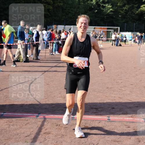 27.09.2026 - 35. Volkslauf durch das schöne Alstertal Strokosch-Dieckow http://msf.ph/oto/10586658 27.09.2026 12:08:07 Ziel 2114, 2336, 3969 meine-sportfotos.de