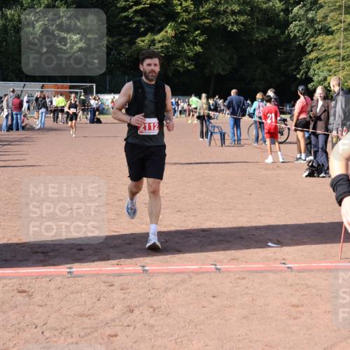 27.09.2026 - 35. Volkslauf durch das schöne Alstertal Strokosch-Dieckow http://msf.ph/oto/10586684 27.09.2026 12:07:59 Ziel 1043, 2112, 2114, 2443, 3969 meine-sportfotos.de
