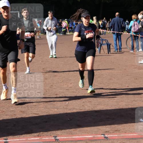 27.09.2026 - 35. Volkslauf durch das schöne Alstertal Strokosch-Dieckow http://msf.ph/oto/10586695 27.09.2026 12:07:57 Ziel 1043, 2112, 2443, 3969 meine-sportfotos.de