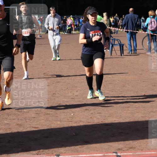 27.09.2026 - 35. Volkslauf durch das schöne Alstertal Strokosch-Dieckow http://msf.ph/oto/10586696 27.09.2026 12:07:57 Ziel 1043, 2112, 2443, 3969 meine-sportfotos.de