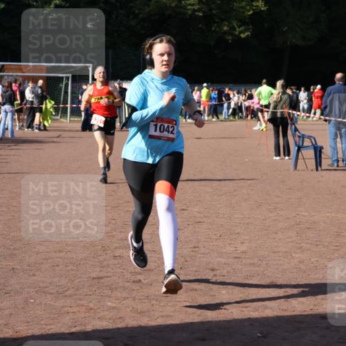 27.09.2026 - 35. Volkslauf durch das schöne Alstertal Strokosch-Dieckow http://msf.ph/oto/10586730 27.09.2026 12:07:30 Ziel 1042, 2351 meine-sportfotos.de