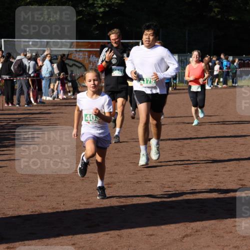 27.09.2026 - 35. Volkslauf durch das schöne Alstertal Strokosch-Dieckow http://msf.ph/oto/10586766 27.09.2026 11:00:25 Ziel 4039, 4041, 4080, 4093, 4095, 4153, 4161, 4179 meine-sportfotos.de
