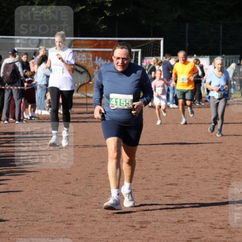 27.09.2026 - 35. Volkslauf durch das schöne Alstertal Strokosch-Dieckow http://msf.ph/oto/10586809 27.09.2026 10:59:49 Ziel 4117, 4130, 4134, 4155, 4159, 4160 meine-sportfotos.de