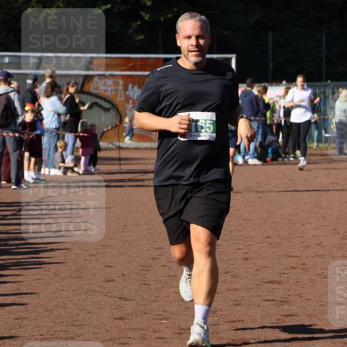 27.09.2026 - 35. Volkslauf durch das schöne Alstertal Strokosch-Dieckow http://msf.ph/oto/10586812 27.09.2026 10:59:42 Ziel 4155, 4165, 4235 meine-sportfotos.de