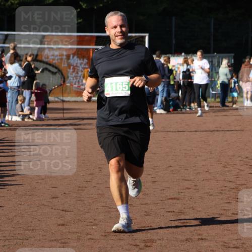 27.09.2026 - 35. Volkslauf durch das schöne Alstertal Strokosch-Dieckow http://msf.ph/oto/10586817 27.09.2026 10:59:42 Ziel 4155, 4165, 4235 meine-sportfotos.de