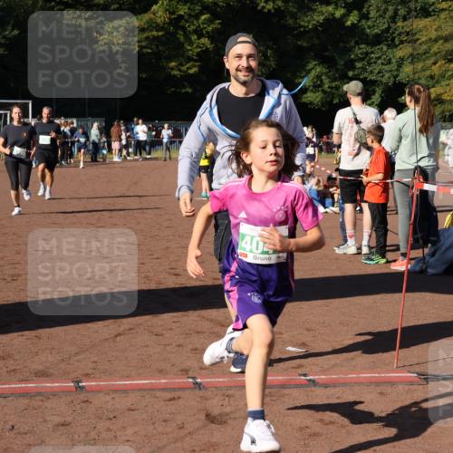27.09.2026 - 35. Volkslauf durch das schöne Alstertal Strokosch-Dieckow http://msf.ph/oto/10586827 27.09.2026 10:59:38 Ziel 4047, 4049, 4165, 4235 meine-sportfotos.de