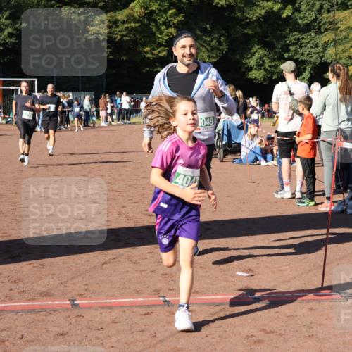 27.09.2026 - 35. Volkslauf durch das schöne Alstertal Strokosch-Dieckow http://msf.ph/oto/10586830 27.09.2026 10:59:37 Ziel 4047, 4049, 4165, 4235 meine-sportfotos.de
