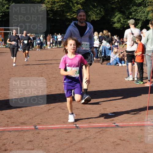 27.09.2026 - 35. Volkslauf durch das schöne Alstertal Strokosch-Dieckow http://msf.ph/oto/10586833 27.09.2026 10:59:37 Ziel 4047, 4049, 4165, 4235 meine-sportfotos.de