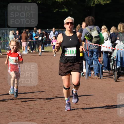 27.09.2026 - 35. Volkslauf durch das schöne Alstertal Strokosch-Dieckow http://msf.ph/oto/10586845 27.09.2026 10:59:28 Ziel 4043, 4047, 4109, 4111, 4185, 4202, 4203 meine-sportfotos.de