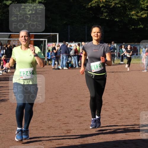 27.09.2026 - 35. Volkslauf durch das schöne Alstertal Strokosch-Dieckow http://msf.ph/oto/10586885 27.09.2026 10:58:14 Ziel 4031, 4067, 4078, 4121, 4239, 4242 meine-sportfotos.de