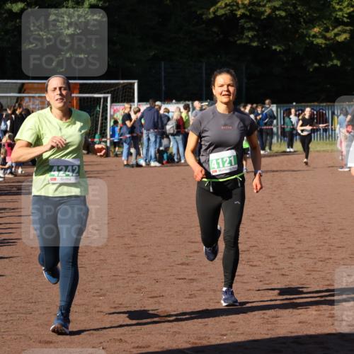 27.09.2026 - 35. Volkslauf durch das schöne Alstertal Strokosch-Dieckow http://msf.ph/oto/10586888 27.09.2026 10:58:14 Ziel 4031, 4067, 4078, 4121, 4239, 4242 meine-sportfotos.de