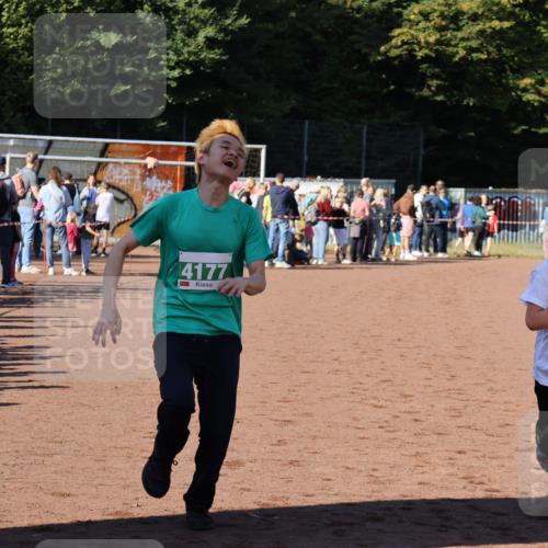 27.09.2026 - 35. Volkslauf durch das schöne Alstertal Strokosch-Dieckow http://msf.ph/oto/10586965 27.09.2026 10:57:13 Ziel 4059, 4177 meine-sportfotos.de