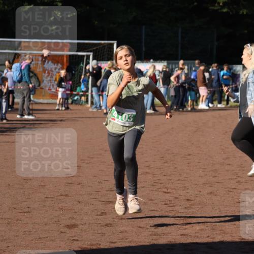 27.09.2026 - 35. Volkslauf durch das schöne Alstertal Strokosch-Dieckow http://msf.ph/oto/10586997 27.09.2026 10:56:22 Ziel 4103 meine-sportfotos.de