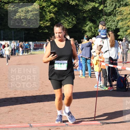27.09.2026 - 35. Volkslauf durch das schöne Alstertal Strokosch-Dieckow http://msf.ph/oto/10587007 27.09.2026 10:56:18 Ziel 4103, 4142, 4148 meine-sportfotos.de