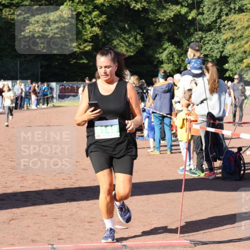 27.09.2026 - 35. Volkslauf durch das schöne Alstertal Strokosch-Dieckow http://msf.ph/oto/10587008 27.09.2026 10:56:18 Ziel 4103, 4142, 4148 meine-sportfotos.de