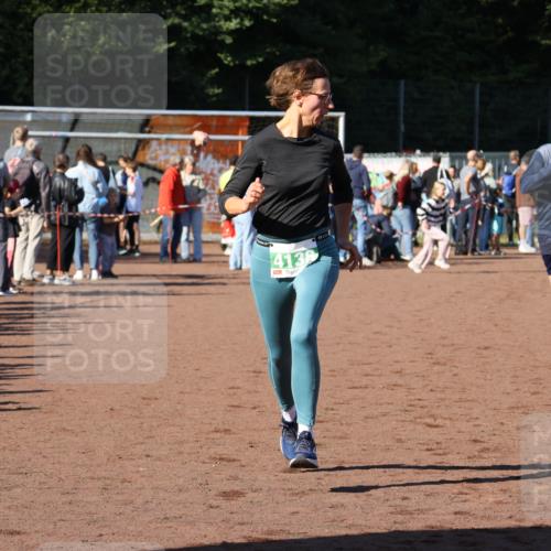 27.09.2026 - 35. Volkslauf durch das schöne Alstertal Strokosch-Dieckow http://msf.ph/oto/10587056 27.09.2026 10:55:42 Ziel 4138, 4232 meine-sportfotos.de