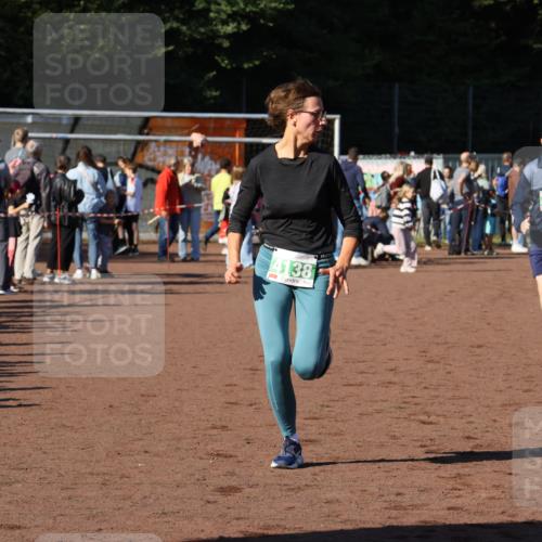 27.09.2026 - 35. Volkslauf durch das schöne Alstertal Strokosch-Dieckow http://msf.ph/oto/10587058 27.09.2026 10:55:42 Ziel 4138, 4232 meine-sportfotos.de