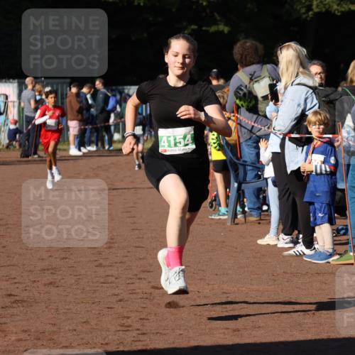 27.09.2026 - 35. Volkslauf durch das schöne Alstertal Strokosch-Dieckow http://msf.ph/oto/10587073 27.09.2026 10:55:07 Ziel 4154, 4962 meine-sportfotos.de