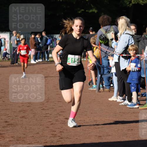 27.09.2026 - 35. Volkslauf durch das schöne Alstertal Strokosch-Dieckow http://msf.ph/oto/10587075 27.09.2026 10:55:07 Ziel 4154, 4962 meine-sportfotos.de