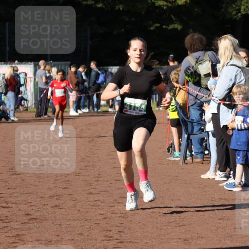 27.09.2026 - 35. Volkslauf durch das schöne Alstertal Strokosch-Dieckow http://msf.ph/oto/10587078 27.09.2026 10:55:07 Ziel 4154, 4962 meine-sportfotos.de