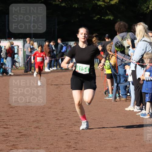 27.09.2026 - 35. Volkslauf durch das schöne Alstertal Strokosch-Dieckow http://msf.ph/oto/10587079 27.09.2026 10:55:07 Ziel 4154, 4962 meine-sportfotos.de