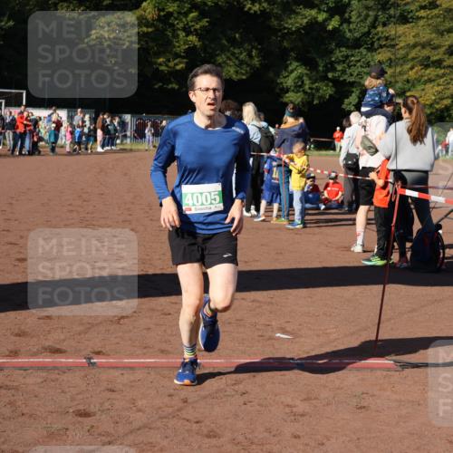 27.09.2026 - 35. Volkslauf durch das schöne Alstertal Strokosch-Dieckow http://msf.ph/oto/10587082 27.09.2026 10:54:46 Ziel 4005, 5002 meine-sportfotos.de