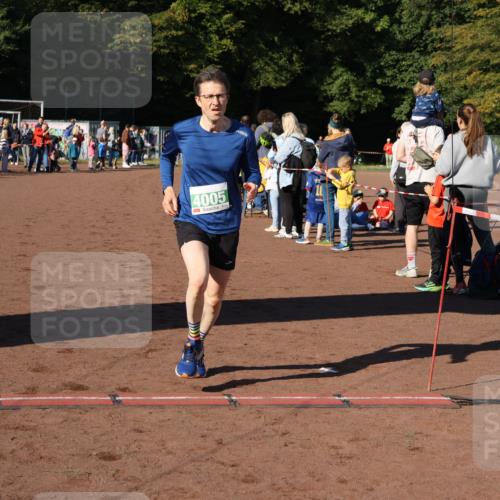 27.09.2026 - 35. Volkslauf durch das schöne Alstertal Strokosch-Dieckow http://msf.ph/oto/10587086 27.09.2026 10:54:46 Ziel 4005, 5002 meine-sportfotos.de