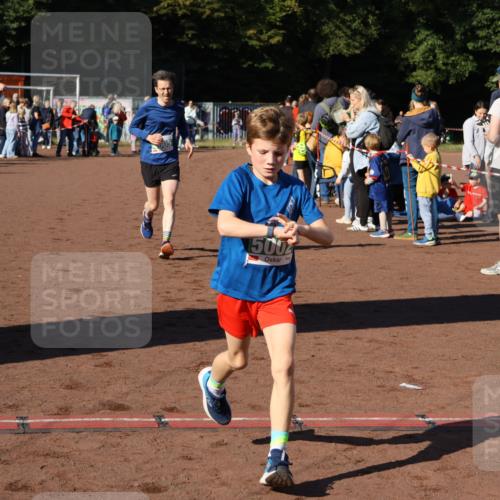 27.09.2026 - 35. Volkslauf durch das schöne Alstertal Strokosch-Dieckow http://msf.ph/oto/10587087 27.09.2026 10:54:44 Ziel 4005, 5002 meine-sportfotos.de
