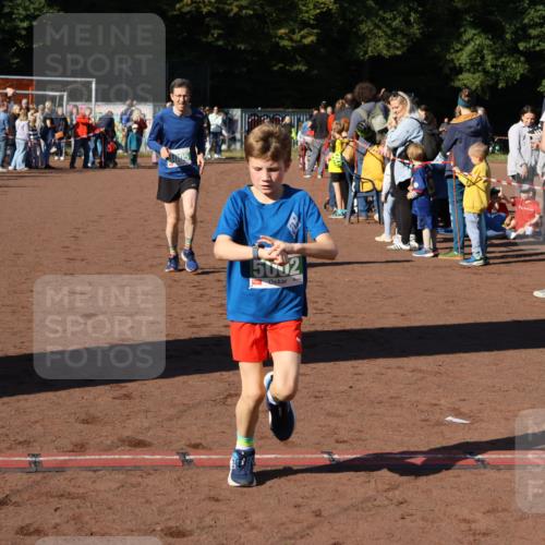 27.09.2026 - 35. Volkslauf durch das schöne Alstertal Strokosch-Dieckow http://msf.ph/oto/10587089 27.09.2026 10:54:44 Ziel 4005, 5002 meine-sportfotos.de