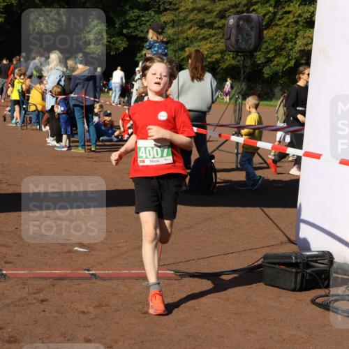 27.09.2026 - 35. Volkslauf durch das schöne Alstertal Strokosch-Dieckow http://msf.ph/oto/10587130 27.09.2026 10:54:19 Ziel 4000, 4007, 4139, 4174 meine-sportfotos.de