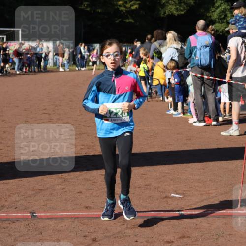 27.09.2026 - 35. Volkslauf durch das schöne Alstertal Strokosch-Dieckow http://msf.ph/oto/10587157 27.09.2026 10:53:40 Ziel 4006, 4025, 4228 meine-sportfotos.de