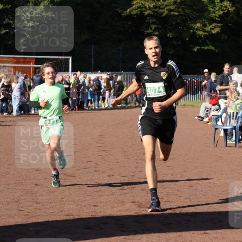 27.09.2026 - 35. Volkslauf durch das schöne Alstertal Strokosch-Dieckow http://msf.ph/oto/10587251 27.09.2026 10:50:51 Ziel 4074, 4119, 4958 meine-sportfotos.de