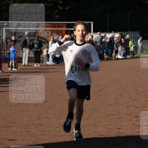 27.09.2026 - 35. Volkslauf durch das schöne Alstertal Strokosch-Dieckow http://msf.ph/oto/10587277 27.09.2026 10:50:10 Ziel 4127 meine-sportfotos.de