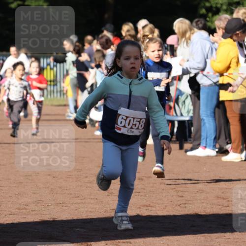 27.09.2026 - 35. Volkslauf durch das schöne Alstertal Strokosch-Dieckow http://msf.ph/oto/10587373 27.09.2026 10:42:45 Ziel 6058, 4 meine-sportfotos.de