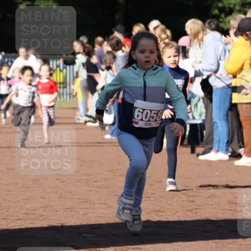 27.09.2026 - 35. Volkslauf durch das schöne Alstertal Strokosch-Dieckow http://msf.ph/oto/10587374 27.09.2026 10:42:45 Ziel 6058 meine-sportfotos.de