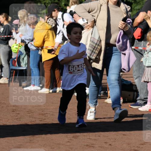 27.09.2026 - 35. Volkslauf durch das schöne Alstertal Strokosch-Dieckow http://msf.ph/oto/10587398 27.09.2026 10:43:01 Ziel 6048 meine-sportfotos.de