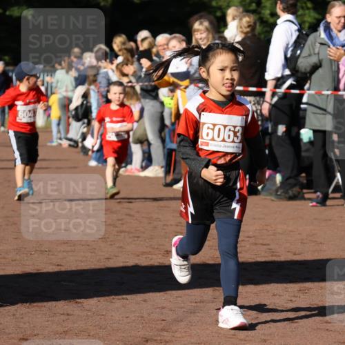 27.09.2026 - 35. Volkslauf durch das schöne Alstertal Strokosch-Dieckow http://msf.ph/oto/10587434 27.09.2026 10:43:26 Ziel 6063 meine-sportfotos.de