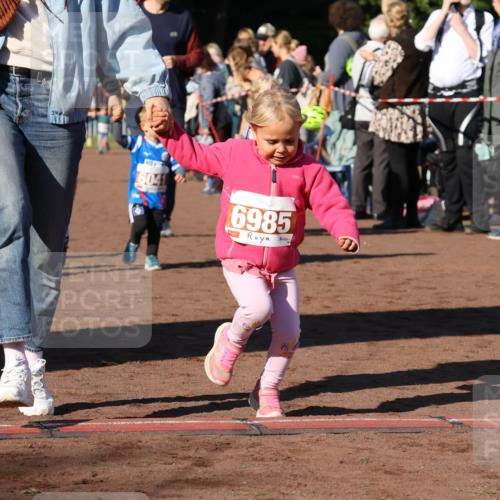 27.09.2026 - 35. Volkslauf durch das schöne Alstertal Strokosch-Dieckow http://msf.ph/oto/10587462 27.09.2026 10:43:44 Ziel 604, 6985 meine-sportfotos.de
