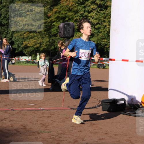 27.09.2026 - 35. Volkslauf durch das schöne Alstertal Strokosch-Dieckow http://msf.ph/oto/10587503 27.09.2026 10:44:25 Ziel 5064, 5064 meine-sportfotos.de