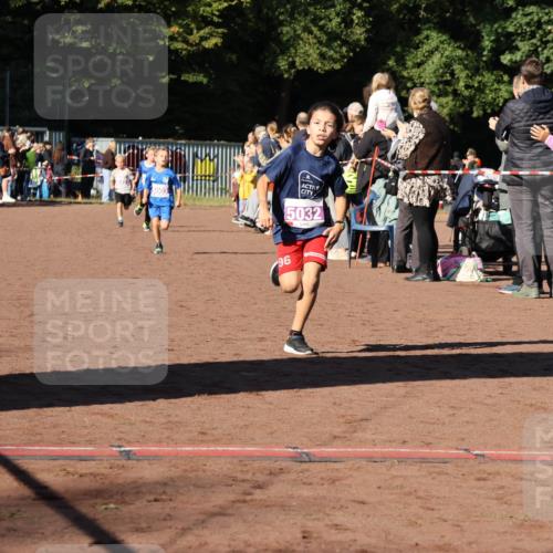 27.09.2026 - 35. Volkslauf durch das schöne Alstertal Strokosch-Dieckow http://msf.ph/oto/10587522 27.09.2026 10:44:37 Ziel 5003, 5032, 96, 5003, 5005, 5032, 5036, 5043 meine-sportfotos.de