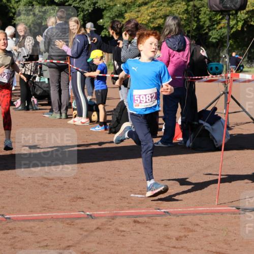 27.09.2026 - 35. Volkslauf durch das schöne Alstertal Strokosch-Dieckow http://msf.ph/oto/10587540 27.09.2026 10:44:49 Ziel 020, 5982, 5020, 5047, 5982 meine-sportfotos.de
