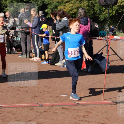 27.09.2026 - 35. Volkslauf durch das schöne Alstertal Strokosch-Dieckow http://msf.ph/oto/10587541 27.09.2026 10:44:49 Ziel 45020, 5982, 5020, 5047, 5982 meine-sportfotos.de