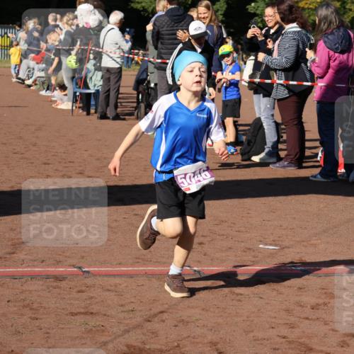 27.09.2026 - 35. Volkslauf durch das schöne Alstertal Strokosch-Dieckow http://msf.ph/oto/10587564 27.09.2026 10:45:05 Ziel 5046, 5006, 5046, 5970 meine-sportfotos.de
