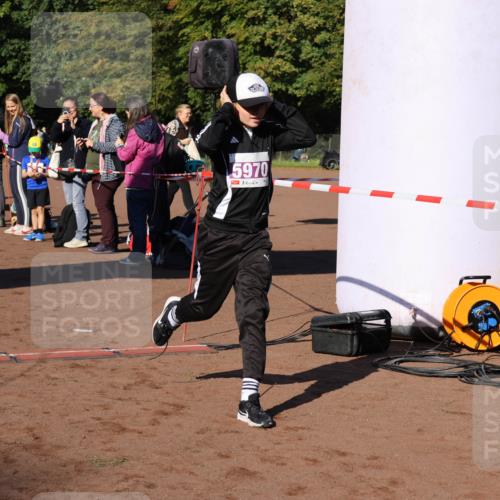 27.09.2026 - 35. Volkslauf durch das schöne Alstertal Strokosch-Dieckow http://msf.ph/oto/10587572 27.09.2026 10:45:07 Ziel 5970, 5006, 5046, 5970 meine-sportfotos.de