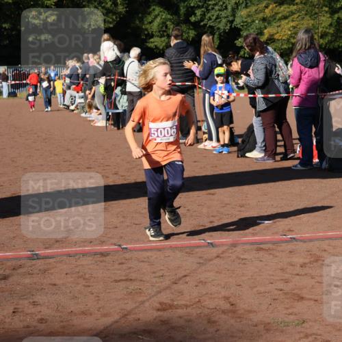 27.09.2026 - 35. Volkslauf durch das schöne Alstertal Strokosch-Dieckow http://msf.ph/oto/10587574 27.09.2026 10:45:11 Ziel 5006, 5006 meine-sportfotos.de
