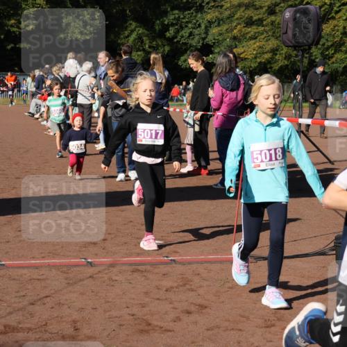 27.09.2026 - 35. Volkslauf durch das schöne Alstertal Strokosch-Dieckow http://msf.ph/oto/10587588 27.09.2026 10:45:30 Ziel 5060, 6034, 5017, 5018, 1506, 5017, 5018, 5060, 5062 meine-sportfotos.de